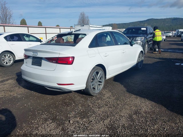 2017 AUDI A3 WAUAUGFF9H1035751 Photo 3