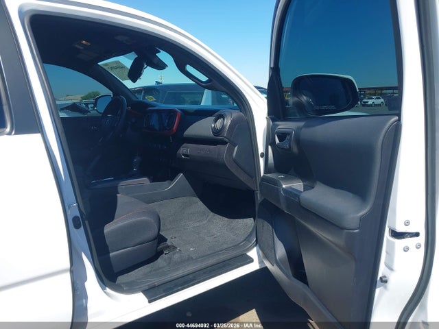 3TMCZ5AN3JM142755 Toyota Tacoma Trd Off Road