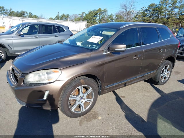 2014 VOLVO XC60 YV4902DZ7E2533726 Photo 1