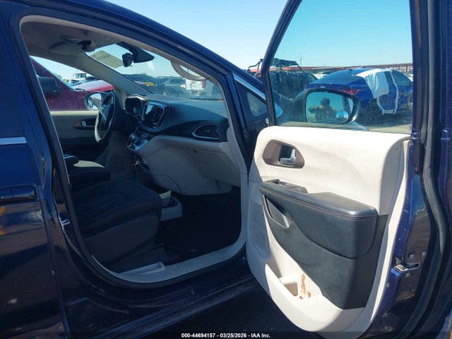 2017 CHRYSLER PACIFICA 2C4RC1DGXHR656381 Photo 4