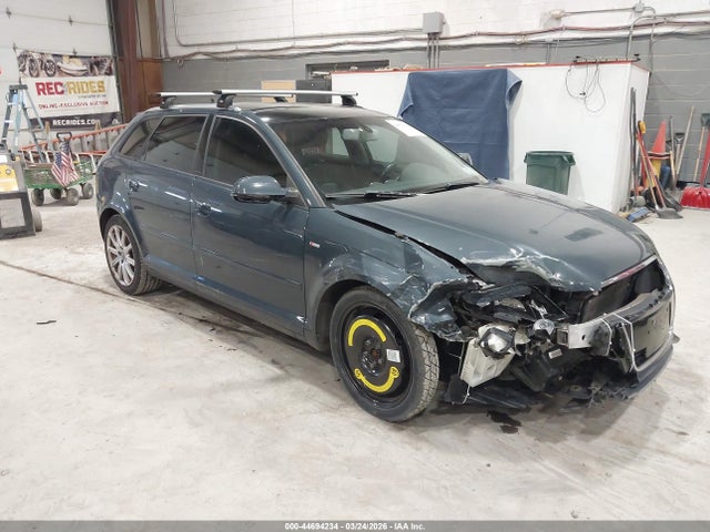 2011 AUDI A3 WAUMFAFM4BA014767 Photo 0