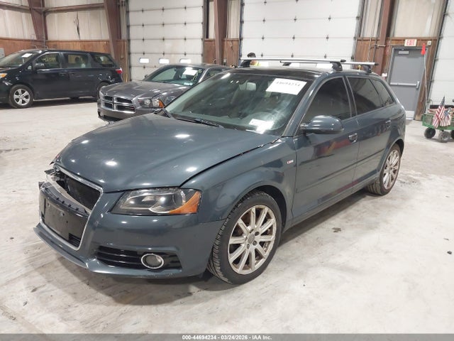 2011 AUDI A3 WAUMFAFM4BA014767 Photo 1