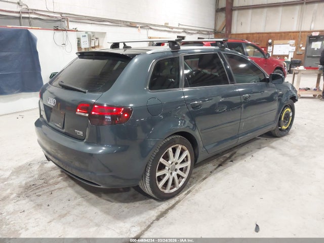 2011 AUDI A3 WAUMFAFM4BA014767 Photo 3