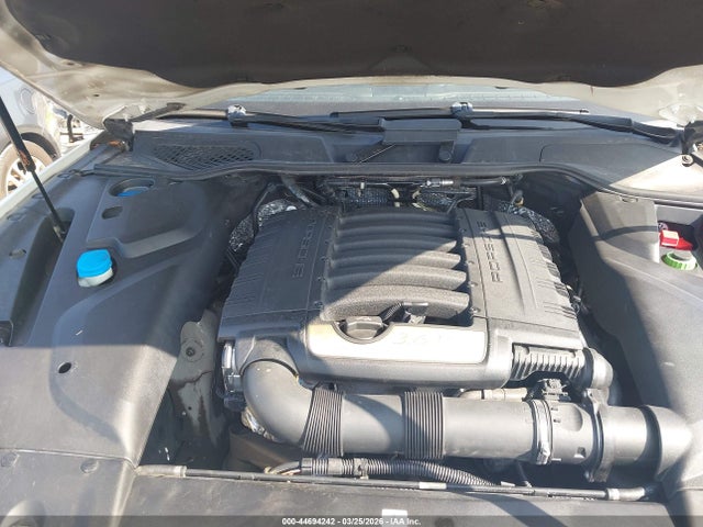 2016 PORSCHE CAYENNE WP1AA2A23GKA14999 Photo 9