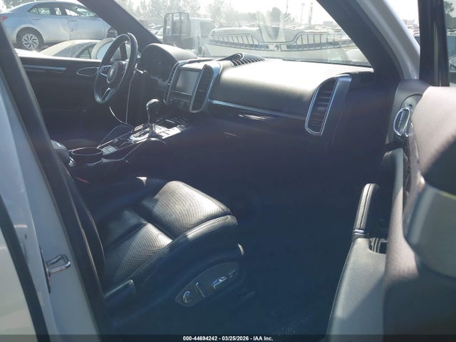 2016 PORSCHE CAYENNE WP1AA2A23GKA14999 Photo 4