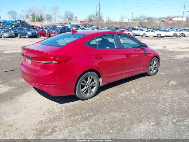 5NPD84LF5JH305337 Hyundai ELANTRA SEL