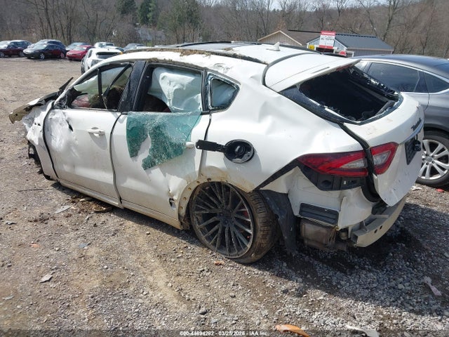 2019 MASERATI LEVANTE ZN661XUS4KX328204 Photo 2