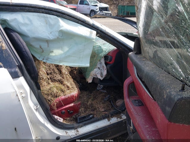 2019 MASERATI LEVANTE ZN661XUS4KX328204 Photo 4