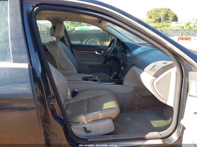 Продажа на аукционе авто 2008 Mercedes-benz C 300 Luxury/sport, vin: WDDGF54X88R030569, номер лота: 44694294
