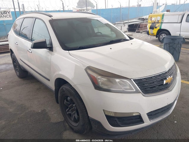 Chevrolet Traverse Ls 2015 1GNKRFED2FJ134922 zdjęcie główne