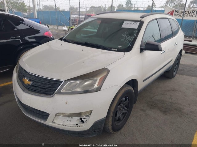 Chevrolet Traverse Ls 2015 1GNKRFED2FJ134922 Image 2