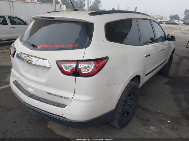 Chevrolet Traverse Ls 2015 1GNKRFED2FJ134922 Image 4