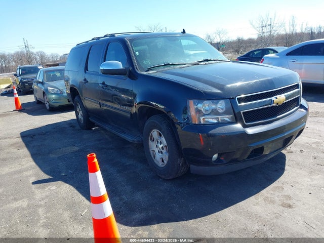 44694433 :رقم المزاد ، 1GNSKJE70ER101886 vin ، 2014 Chevrolet Suburban 1500 Lt مزاد بيع