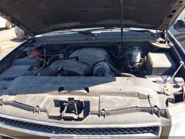 44694433 :رقم المزاد ، 1GNSKJE70ER101886 vin ، 2014 Chevrolet Suburban 1500 Lt مزاد بيع