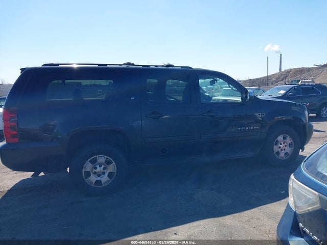 44694433 :رقم المزاد ، 1GNSKJE70ER101886 vin ، 2014 Chevrolet Suburban 1500 Lt مزاد بيع