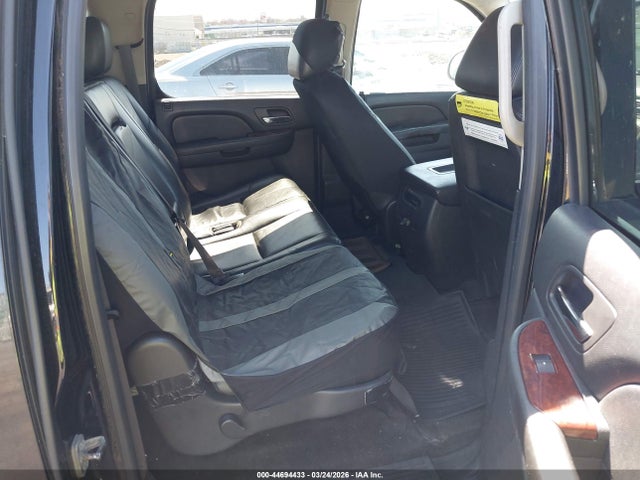 44694433 :رقم المزاد ، 1GNSKJE70ER101886 vin ، 2014 Chevrolet Suburban 1500 Lt مزاد بيع