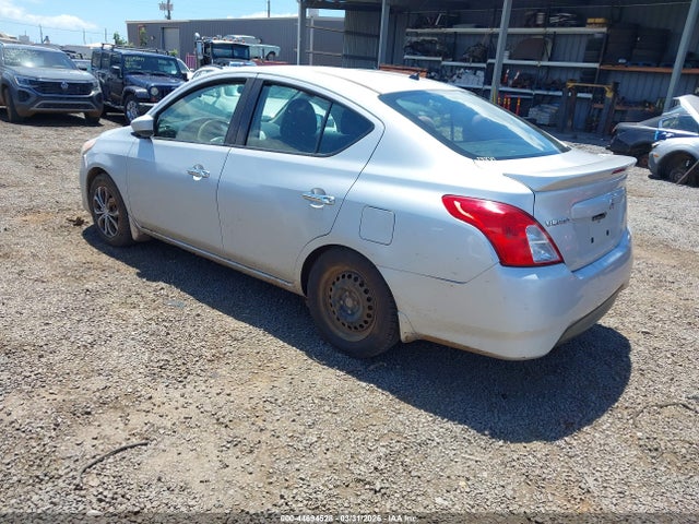 2018 Nissan Versa 1.6 Sv მანქანა იყიდება აუქციონზე, vin: 3N1CN7APXJL831015, აუქციონის ნომერი: 44694528