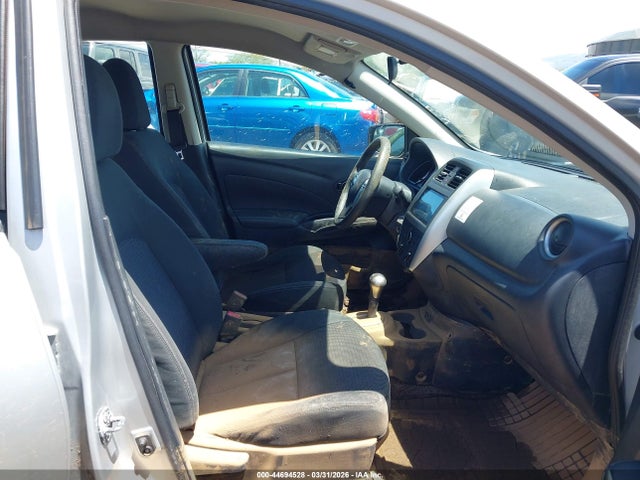 2018 Nissan Versa 1.6 Sv მანქანა იყიდება აუქციონზე, vin: 3N1CN7APXJL831015, აუქციონის ნომერი: 44694528
