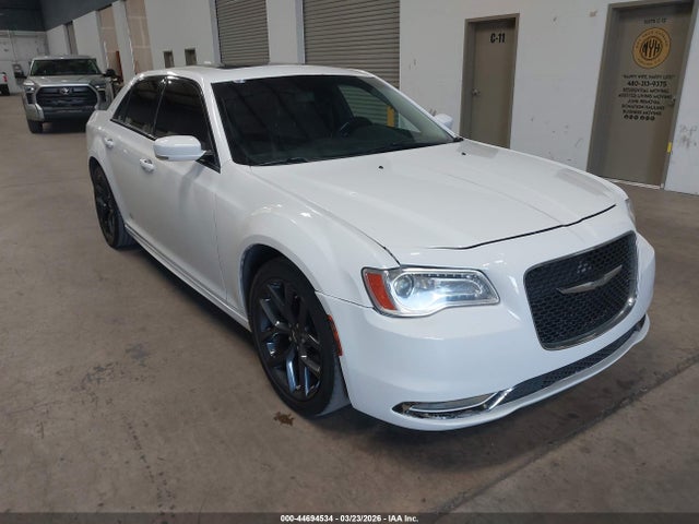 2017 CHRYSLER 300 2C3CCABG7HH593727