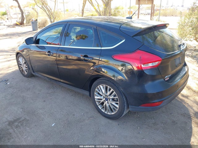 1FADP3N22GL395919 Ford Focus Titanium