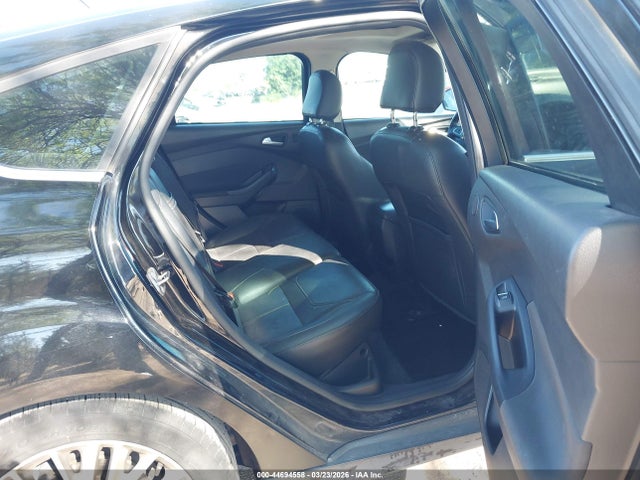 1FADP3N22GL395919 Ford Focus Titanium