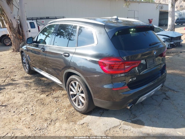 2019 BMW X3 5UXTR7C55KLE93793 Photo 2