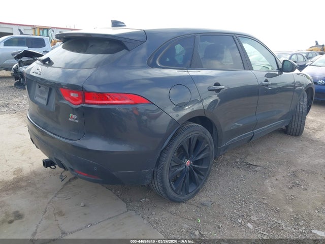 2018 JAGUAR F-PACE SADCM2FV3JA243110 Photo 3