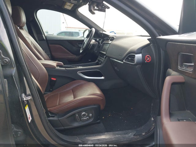 2018 JAGUAR F-PACE SADCM2FV3JA243110 Photo 4