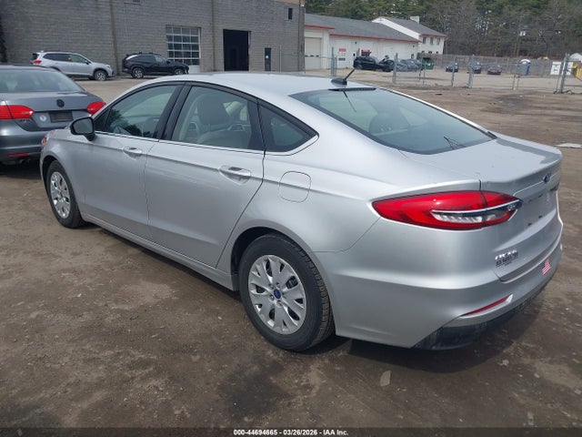Ford FUSION S 2019 3FA6P0G72KR152332 Image 3