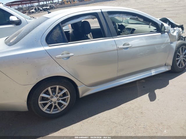 JA32U2FUXGU011530 Mitsubishi LANCER ES