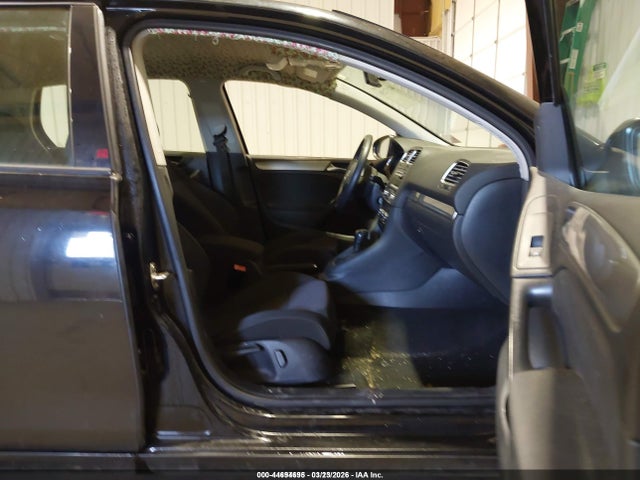 Продаж на аукціоні авто 2013 Volkswagen Golf 2.5l 4-door, vin: WVWDB7AJ1DW131727, номер лоту: 44694695