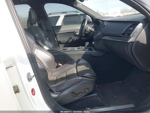 YV4A22PM5G1049182 Volvo Xc90 T6 R-design