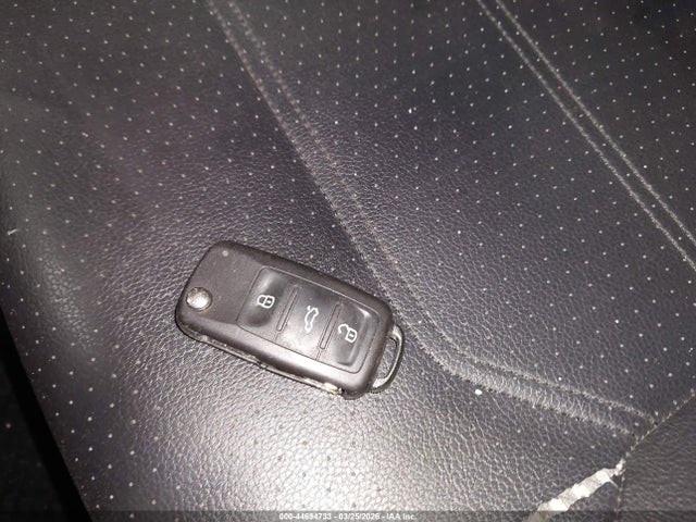 2017 VOLKSWAGEN PASSAT 1VWBT7A3XHC046671 Photo 10