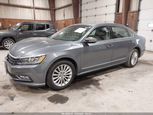 2017 VOLKSWAGEN PASSAT 1VWBT7A3XHC046671 Photo 1