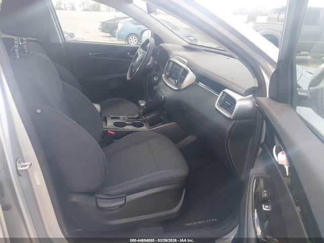 5XYPG4A39KG568254 KIA Sorento 2.4l Lx