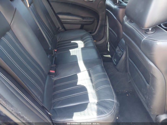 44694923 :رقم المزاد ، 2C3CCABG4FH743144 vin ، 2015 Chrysler 300 300s مزاد بيع