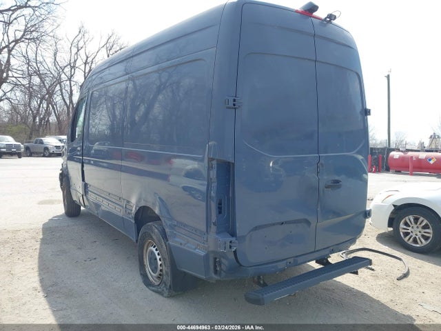 2019 MERCEDES-BENZ SPRINTER 2500 WD4PF0CD3KP095634 Photo 2