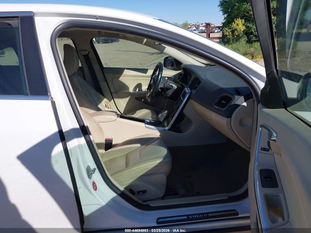 Volvo S60 T5 2014 YV1612FS2E1282214 Image 5