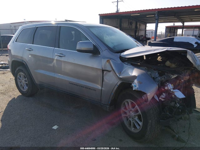 44694998 :رقم المزاد ، 1C4RJEAG1JC399854 vin ، 2018 Jeep Grand Cherokee Laredo 4x2 مزاد بيع