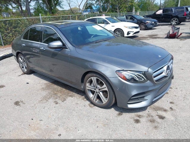2017 MERCEDES-BENZ E 300 WDDZF4JB3HA082573