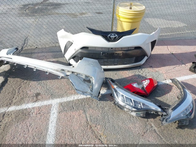 Toyota C-HR XLE 2020 JTNKHMBX6L1069336 Image 12