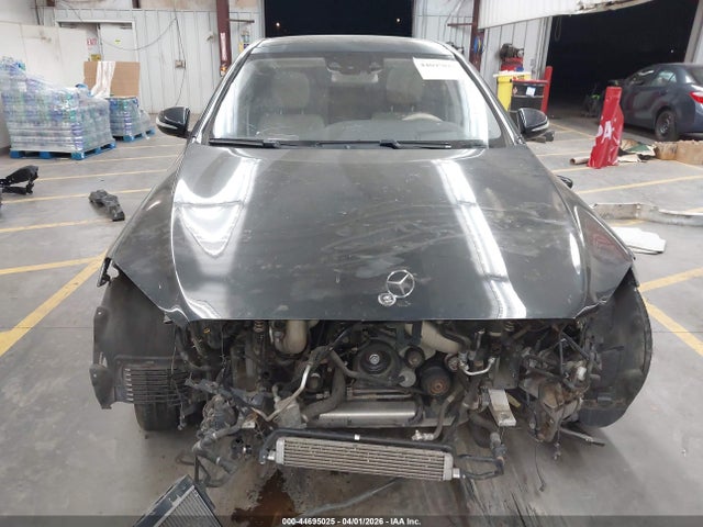WDDUG8FB6FA118289 Mercedes-Benz S 550 4matic