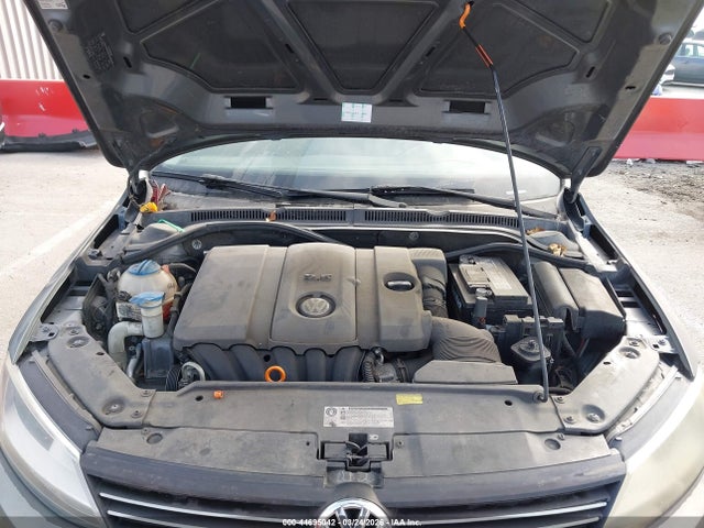 44695042 :رقم المزاد ، 3VWLZ7AJ7BM357644 vin ، 2011 Volkswagen Jetta 2.5l Sel مزاد بيع