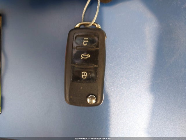 44695042 :رقم المزاد ، 3VWLZ7AJ7BM357644 vin ، 2011 Volkswagen Jetta 2.5l Sel مزاد بيع