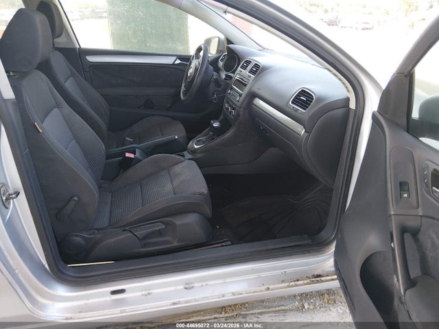 44695072 :رقم المزاد ، WVWBA7AJ6BW100156 vin ، 2011 Volkswagen Golf 2.5l 2-door مزاد بيع