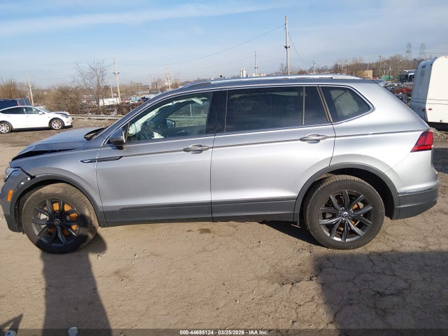 Продажа на аукционе авто 2024 Volkswagen Tiguan 2.0t Se/2.0t Wolfsburg Edition, vin: 3VVMB7AX8RM182395, номер лота: 44695124