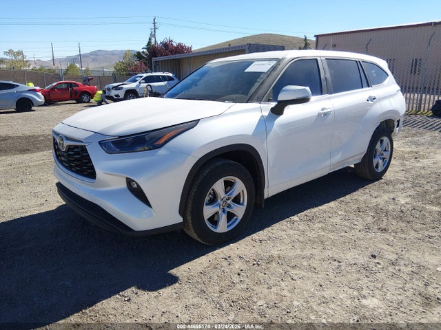 5TDKDRBHXSS582693 Toyota Highlander Le