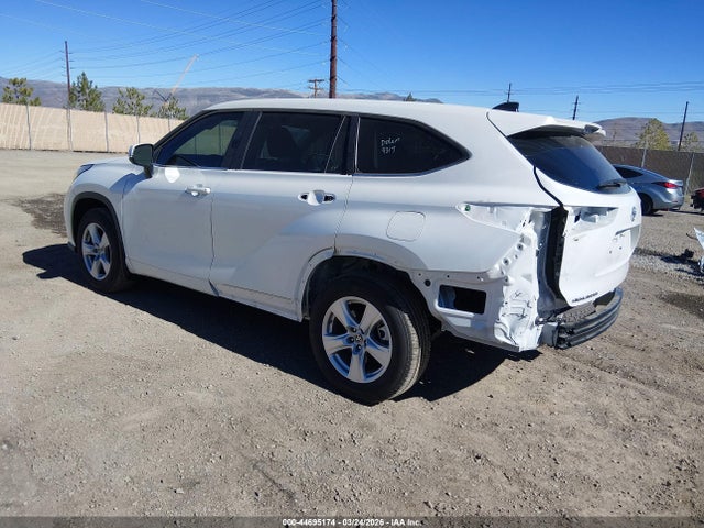 5TDKDRBHXSS582693 Toyota Highlander Le