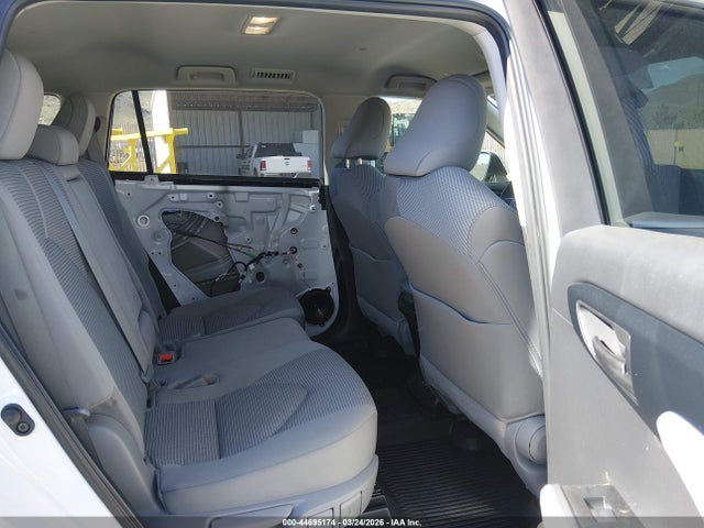 5TDKDRBHXSS582693 Toyota Highlander Le