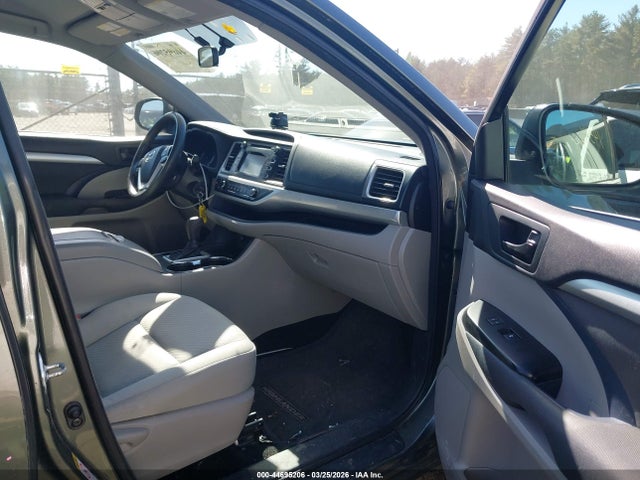 Toyota Highlander Le V6 2014 5TDBKRFHXES028316 Image 5